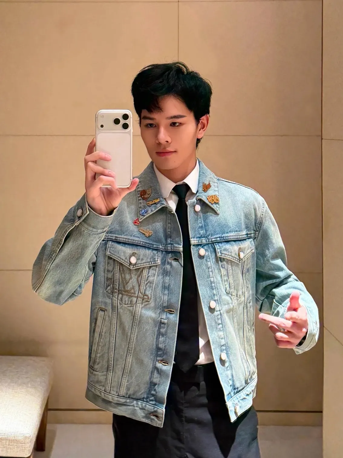 Louis Vuitton/Louis Vuitton hardware leather skateboard denim jacket